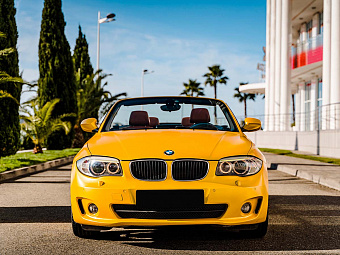 Кабриолет BMW 130i Желтый