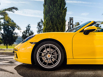 Кабриолет Porsche Boxter 718 Желтый